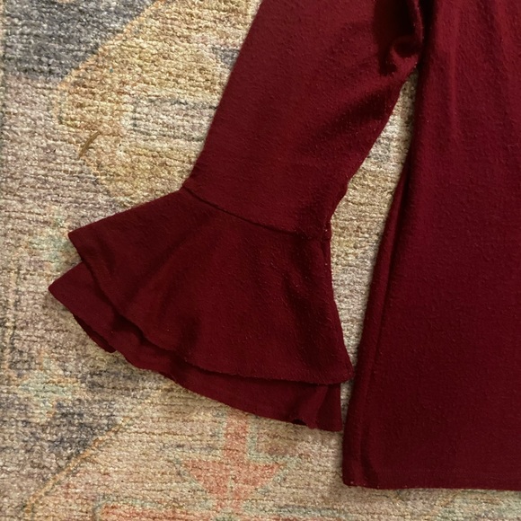 ALYA Keyhole Sweater with Ruffle Sleeve Hem in Burgundy - Picture 3 of 3